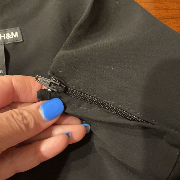 NWT WOMEN’S H&M TIERED / RUFFLE / FLARE MINI SKIRT. DAY / EVENING Black SIZE 10 - Picture 10 of 10